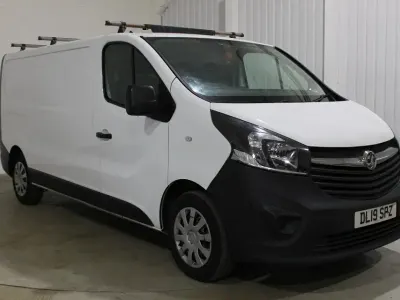 Used Vauxhall Vivaro 120 HP (88 kW) 2019 White MPV