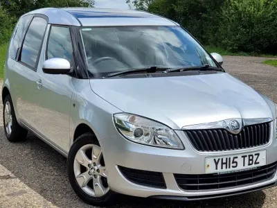 Usado Skoda Roomster SE 105 HP (77 kW) 2015 Prateado Monovolume