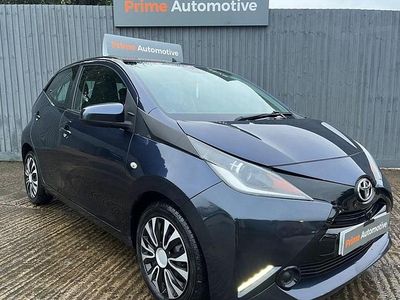 Used Toyota Aygo X-play 68 HP (50 kW) 2016 Blue Hatchback
