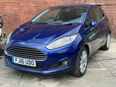 Used Ford Fiesta Titanium 75 HP (55 kW) 2016 Blue Hatchback