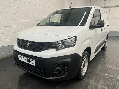 Used Peugeot Partner Premium 131 HP (96 kW) 2023 White MPV