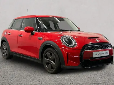 Used Mini Cooper S Classic 176 HP (129 kW) 2022 Red Hatchback