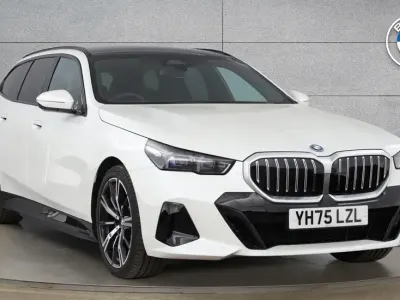 Używany BMW 530e M Sport 295 KM (216 kW) 2025 Biały Kombi
