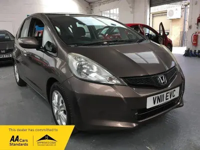 Used Honda Jazz ES 2011 Silver Hatchback