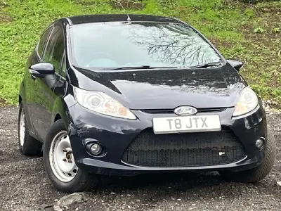 Usado Ford Fiesta Zetec 82 HP (60 kW) 2011 Preto Citadino