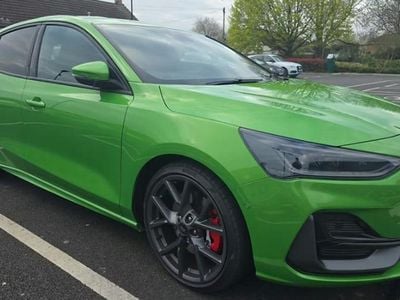 Usado Ford Focus Performance Edition 280 HP (205 kW) 2023 Verde Citadino