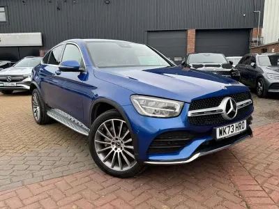 Begagnad Mercedes GLC300e AMG Line Premium 2023 Blå Sportkupé