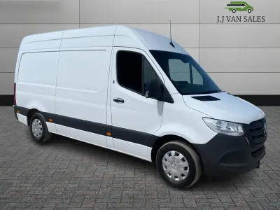 Usado Mercedes Sprinter Progressive 150 HP (110 kW) 2020 Branco Van
