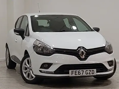 Used Renault Clio Play 75 HP (55 kW) 2017 White Hatchback