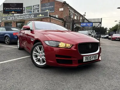 Begagnad Jaguar XE Prestige 197 HK (144 kW) 2015 Röd Sedan