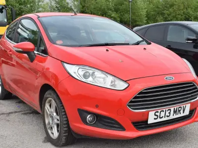 Used Ford Fiesta Zetec 125 HP (91 kW) 2013 Red Hatchback