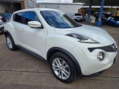 Used Nissan Juke Acenta Premium 110 HP (80 kW) 2015 White SUV