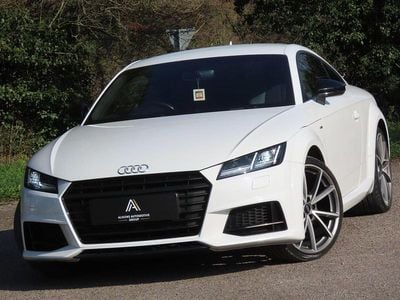 Begagnad Audi TT Black Edition 180 HK (132 kW) 2018 Vit Sportkupé