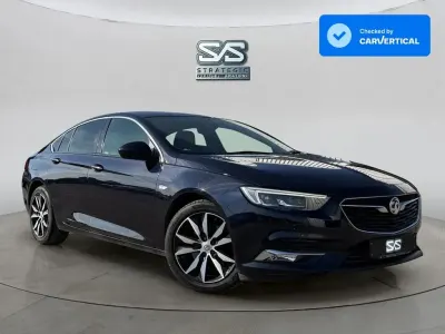 Used Vauxhall Insignia Elite 170 HP (125 kW) 2017 Blue Hatchback