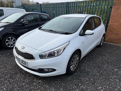 Used Kia Ceed 2013 White Hatchback
