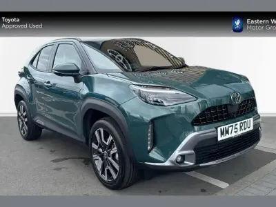 New Toyota Yaris Cross 128 HP (94 kW) 2026 Green SUV