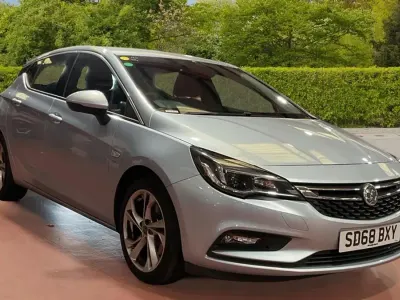Second-hand Vauxhall Astra SRi 200 CP (147 kW) 2018 Argintiu Hatchback
