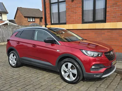 Used Vauxhall Grandland X S 130 HP (95 kW) 2018 Red SUV