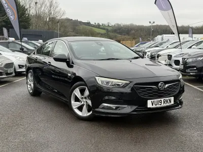 Używany Vauxhall Insignia SRi 165 KM (121 kW) 2019 Czarny Hatchback