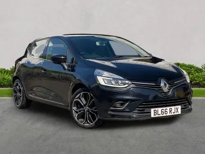 Begagnad Renault Clio IV Dynamique 90 HK (66 kW) 2016 Svart Halvkombi