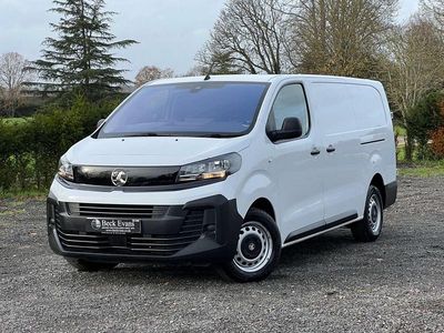 White Used 2024 Vauxhall Vivaro S MPV | £19,560 (Fair price)