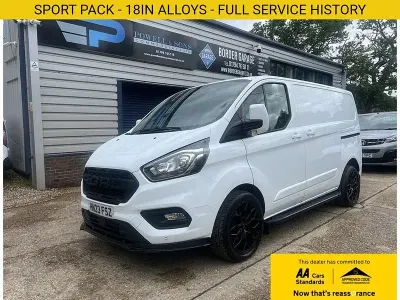Used Ford Transit Custom Limited 130 HP (95 kW) 2023 White Van