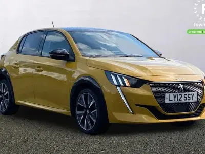 Used Peugeot 208 GT-line 102 HP (75 kW) 2020 Yellow Hatchback