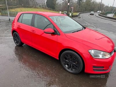 Used VW Golf VII SE 105 HP (77 kW) 2014 Red Hatchback