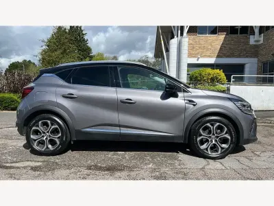Gebraucht Renault Captur SE 142 PS (104 kW) 2022 Grau SUV