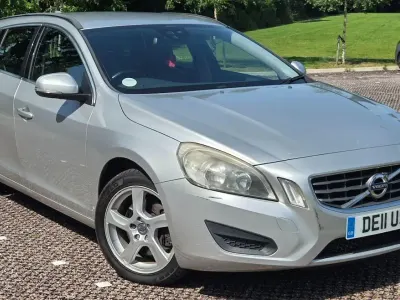 Used Volvo V60 SE 304 HP (223 kW) 2011 Silver Estate