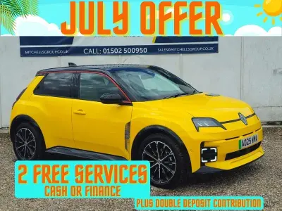 Used Renault R5 Iconic 110 kW (150 HP) 2025 Pop yellow with black roof  Hatchback