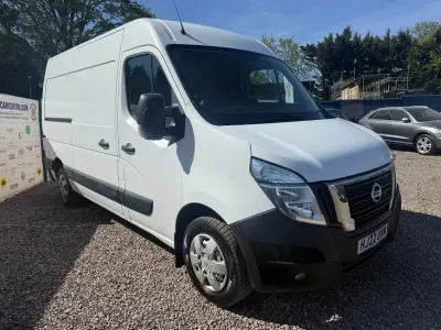 Używany Nissan Interstar Tekna 135 KM (99 kW) 2022 Biały Van