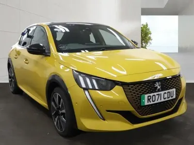 Used Peugeot e-208 GT 100 kW (136 HP) 2021 Yellow Hatchback