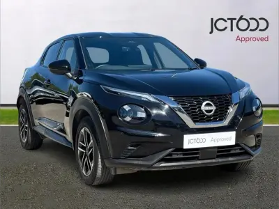 Second-hand Nissan Juke N-Connecta 112 CP (82 kW) 2024 Negru SUV