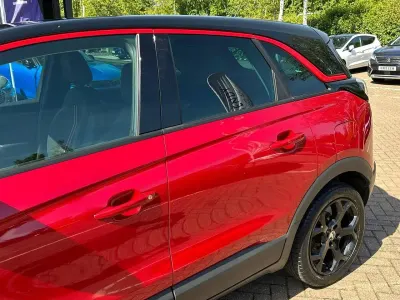 Usado Vauxhall Crossland GS Line 108 HP (79 kW) 2022 Vermelho SUV