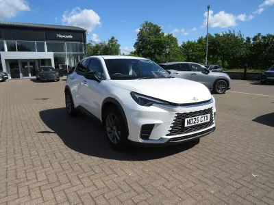 Used Lexus LBX 136 HP (100 kW) 2025 White SUV