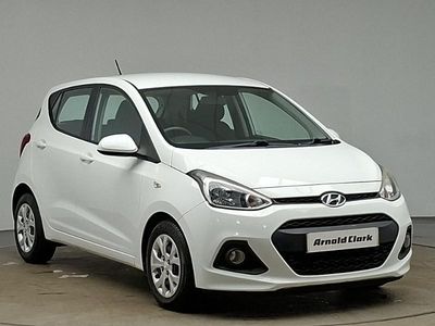 Used Hyundai i10 SE 66 HP (48 kW) 2015 White Hatchback