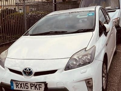 Used Toyota Prius 2015 White Hatchback