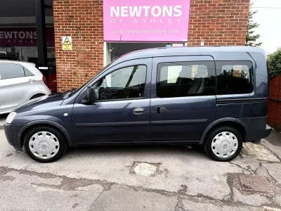 Used Vauxhall Combo 2011 Blue MPV
