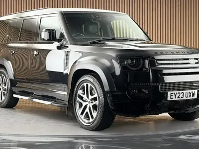 Used Land Rover Defender HSE Dynamic 300 HP (220 kW) 2023 Black SUV