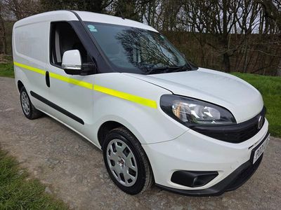 Begagnad Fiat Doblò 2021 Vit Minibuss