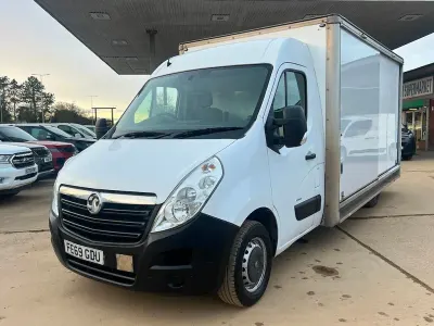 Used Vauxhall Movano S 145 HP (106 kW) 2019 White MPV