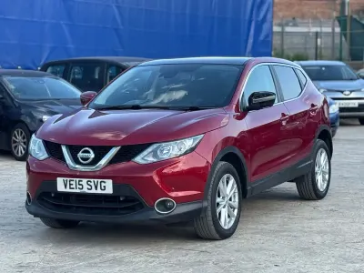 Used Nissan Qashqai Acenta Premium 110 HP (80 kW) 2015 Red SUV