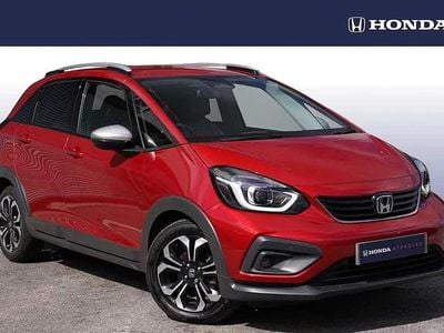 Begagnad Honda Jazz Hybrid 109 HK (80 kW) 2023 Röd Halvkombi