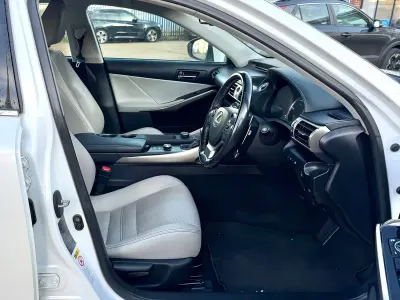 Used Lexus IS300h