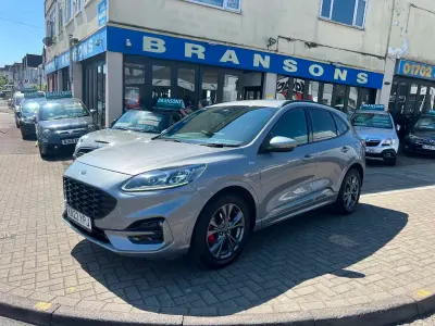 Usado Ford Kuga ST-Line 120 HP (88 kW) 2022 Prateado SUV