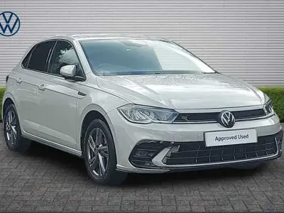 Begagnad VW Polo R-line 95 HK (69 kW) 2023 Grå Halvkombi