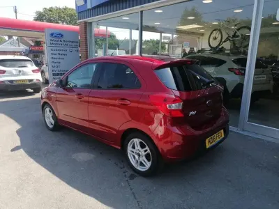 Used Ford Ka Plus Zetec 85 HP (62 kW) 2018 Red Hatchback