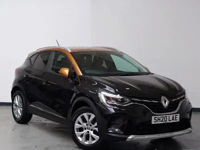 Używany Renault Captur Iconic 100 KM (73 kW) 2020 Czarny SUV