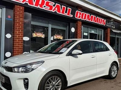 Used Kia Rio 77 HP (56 kW) 2017 White Hatchback